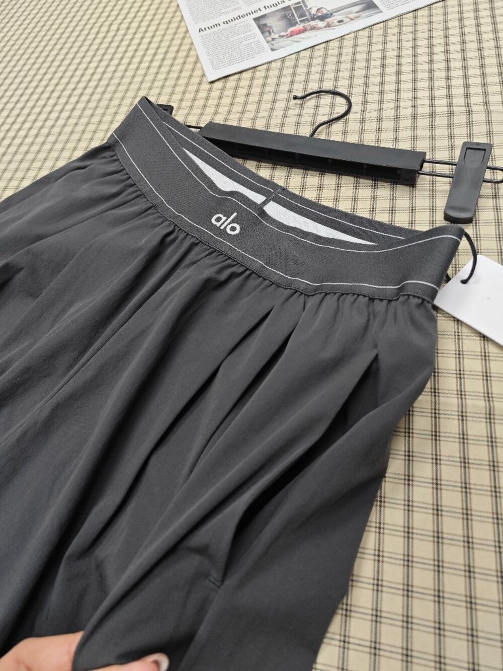 🚭ALO Yoga Suit Up Trouser Anthracite👖 Relaxed Straight Leg Pants (Regular) NWT - Picture 3 of 9